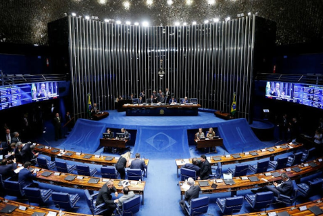 Brasil avanza contra la “adultización” digital